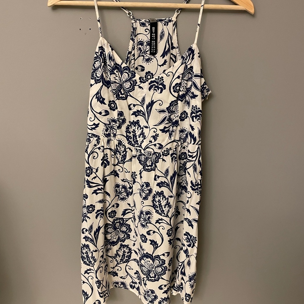 Lord Ann Taylor, Design Lab. Blue and white floral thin strap dress. size medium
